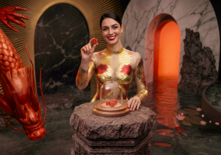 SIC BO OLIVIA featuring a premium virtual dealer with RTP and max multiplier statistics in virtual casino games for live casino online South Africa.